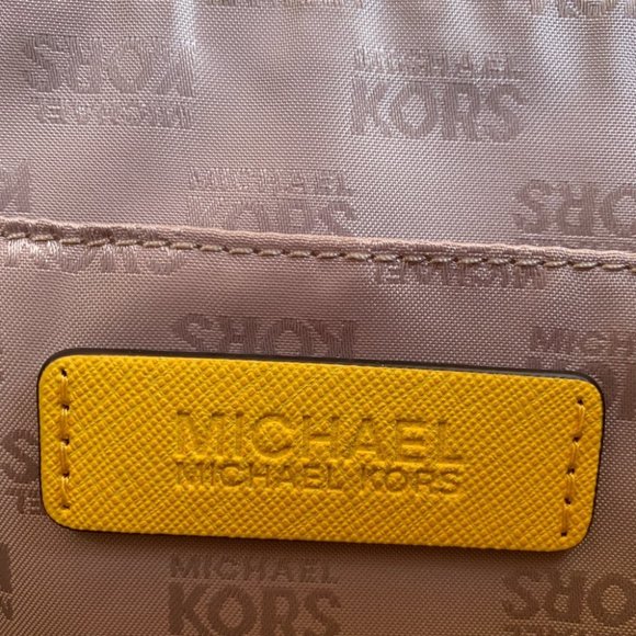 NWT Michael Kors Large Ciara tote handbag yellow - Picture 4 of 6